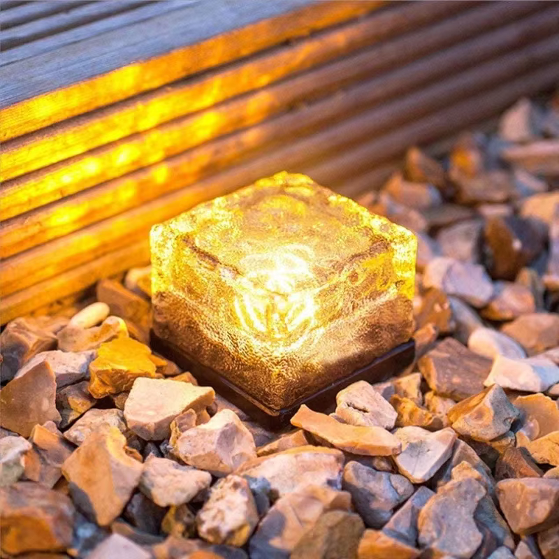 LUZ LED SOLAR FORMA DE CUBO